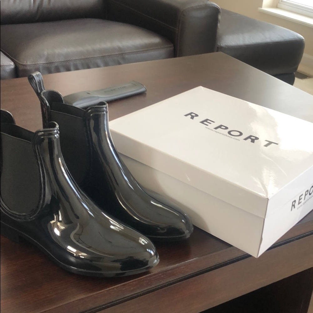 Brand new Report rain boots